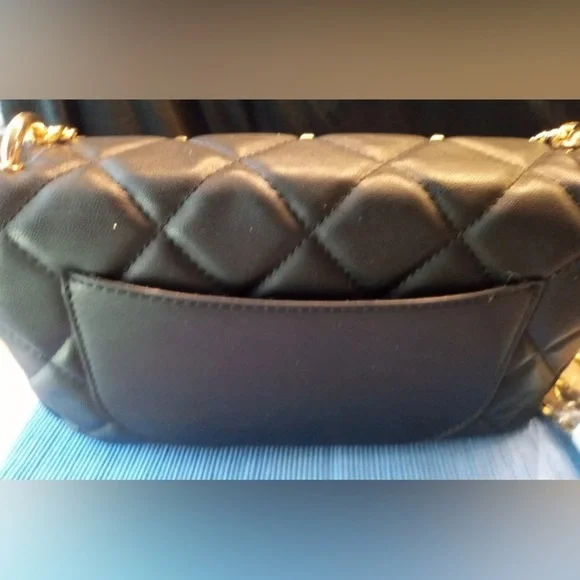 Badgley Mischka Black Quilted Crossbody Bag! - Picture 4 of 4